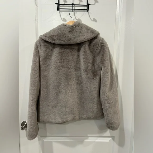 Abercrombie & Fitch Faux Fur Jacket - Picture 3 of 3